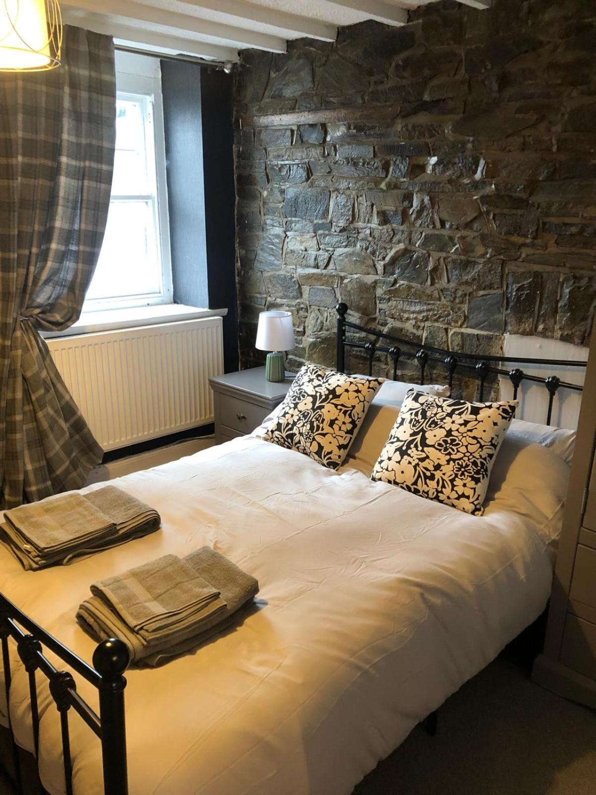 The Eagles Inn Rhayader Eksteriør bilde