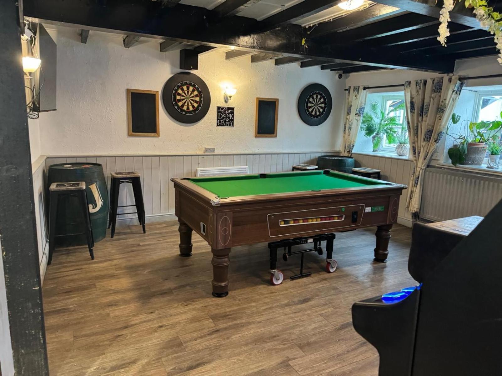The Eagles Inn Rhayader Eksteriør bilde